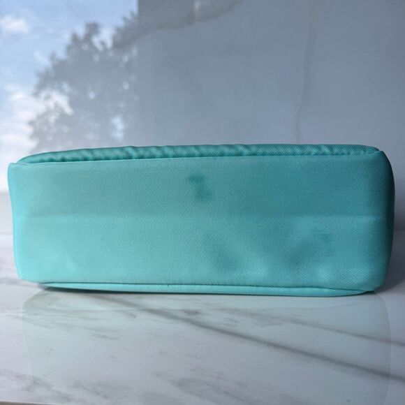 NWT Toiletry Bag First Aid Beauty - Picture 4 of 6